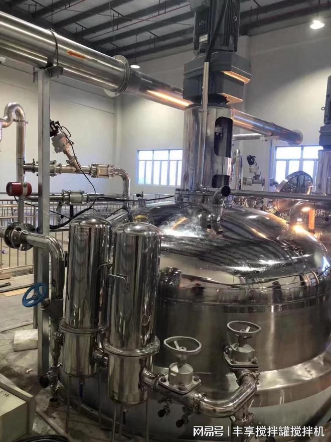 37000Cm威尼斯氨氟酸立式搅拌设备：安装简便操作轻松的化工利器