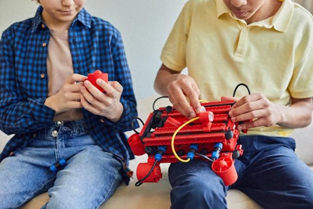 37000Cm威尼斯机器人技术革新：未来生活的智能舵手