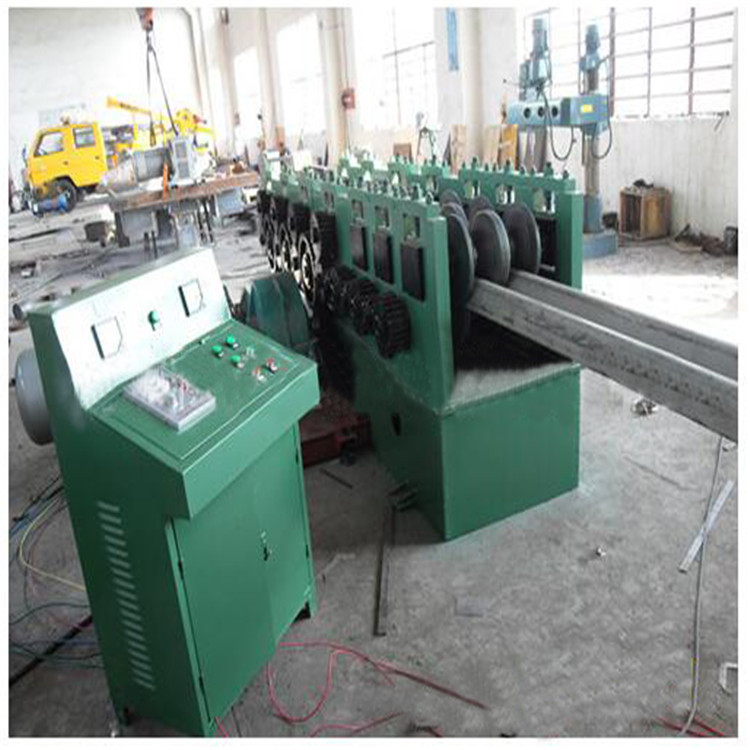 9499www威尼斯“钢铁摇篮”里的文化密码